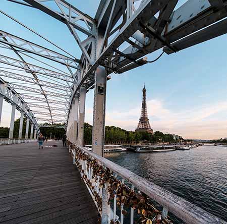 Cenar en la Torre Eiffel de París, una de las 10 cosas para hacer en Paris