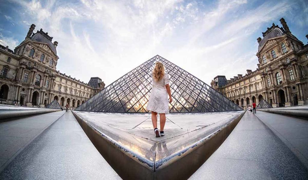 Piramides Louvre Paris