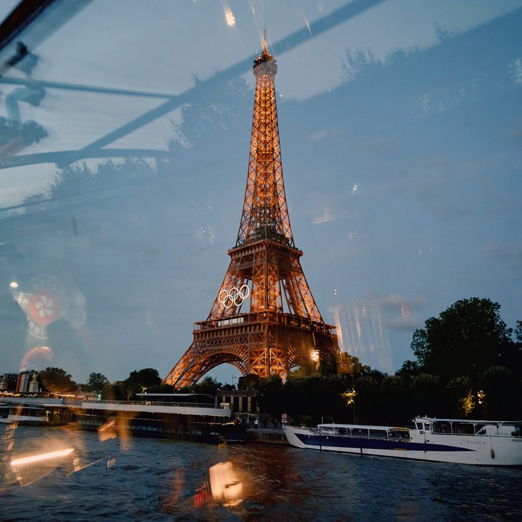 Paseo barco con cena río Sena París