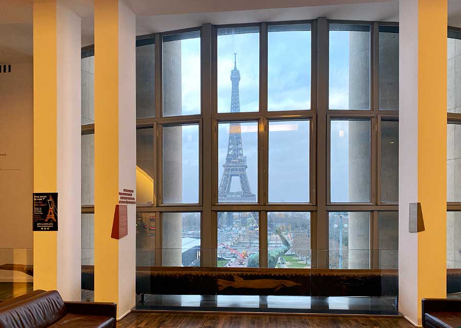 Museos Gratis de París. Vista de la Torre Eiffel desde el museo del hombre, uno de los museos gratuitos en París. 
