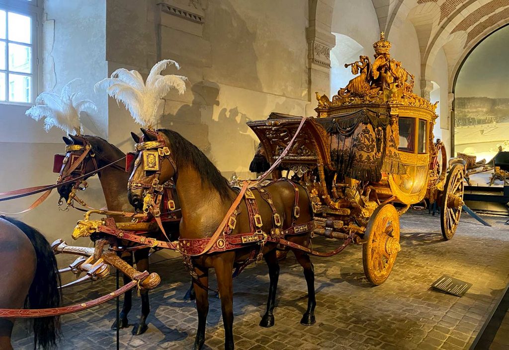 Qué hacer en Versalles: Ir a la galería de las carrozas.