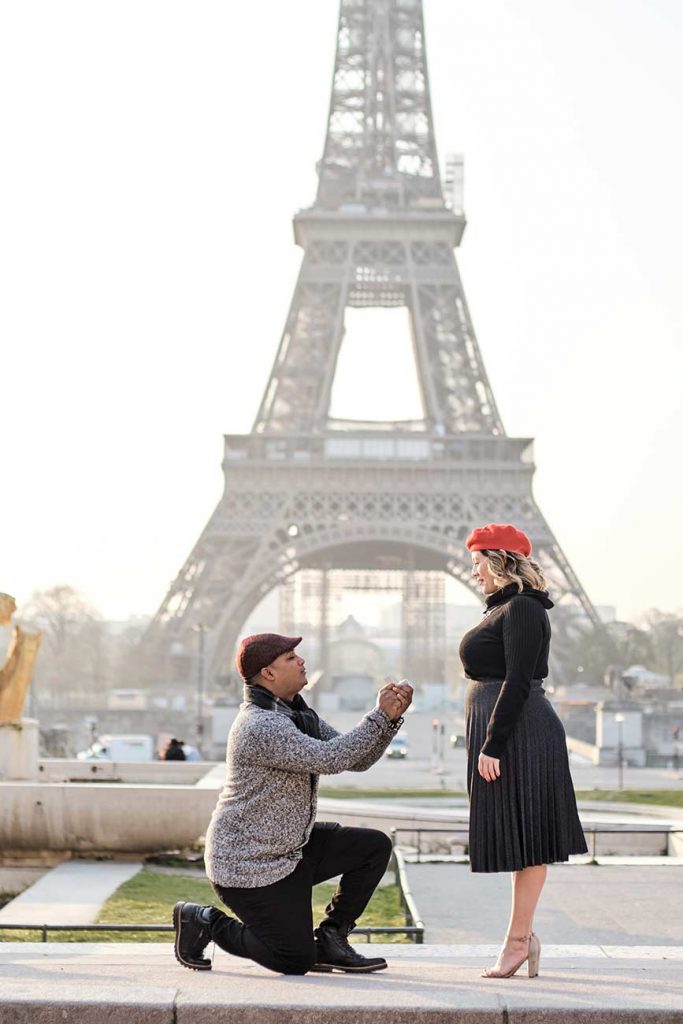 Sesión de fotos en París con pedido de mano.