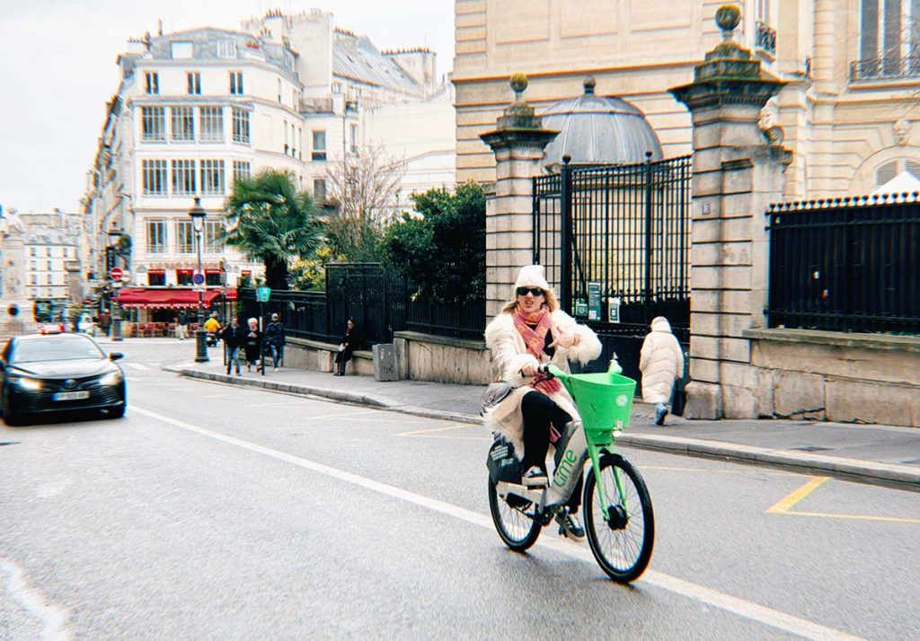 Es fácil moverse en bicicleta en París ?