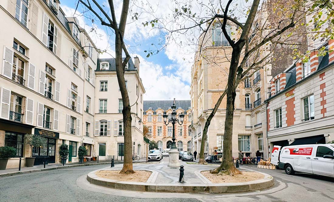 Plazas más lindas de París Furstemberg