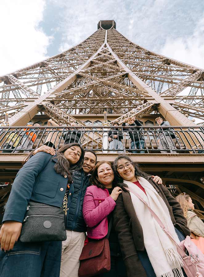 Subir a la Torre Eiffel, Itinerario personalizado París. Travel planner París. Subir a la Torre Eiffel, Itinerario personalizado París. Travel planner París.