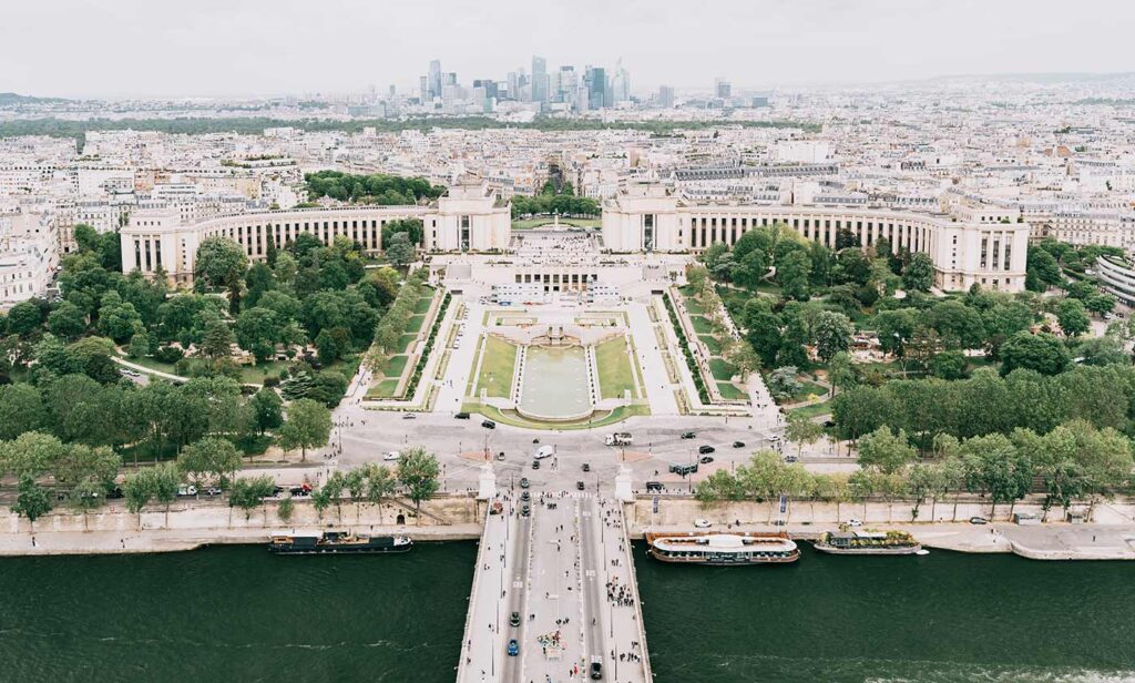 Subidas a la Torre Eiffel con guía en español y tickets hasta lo más alto